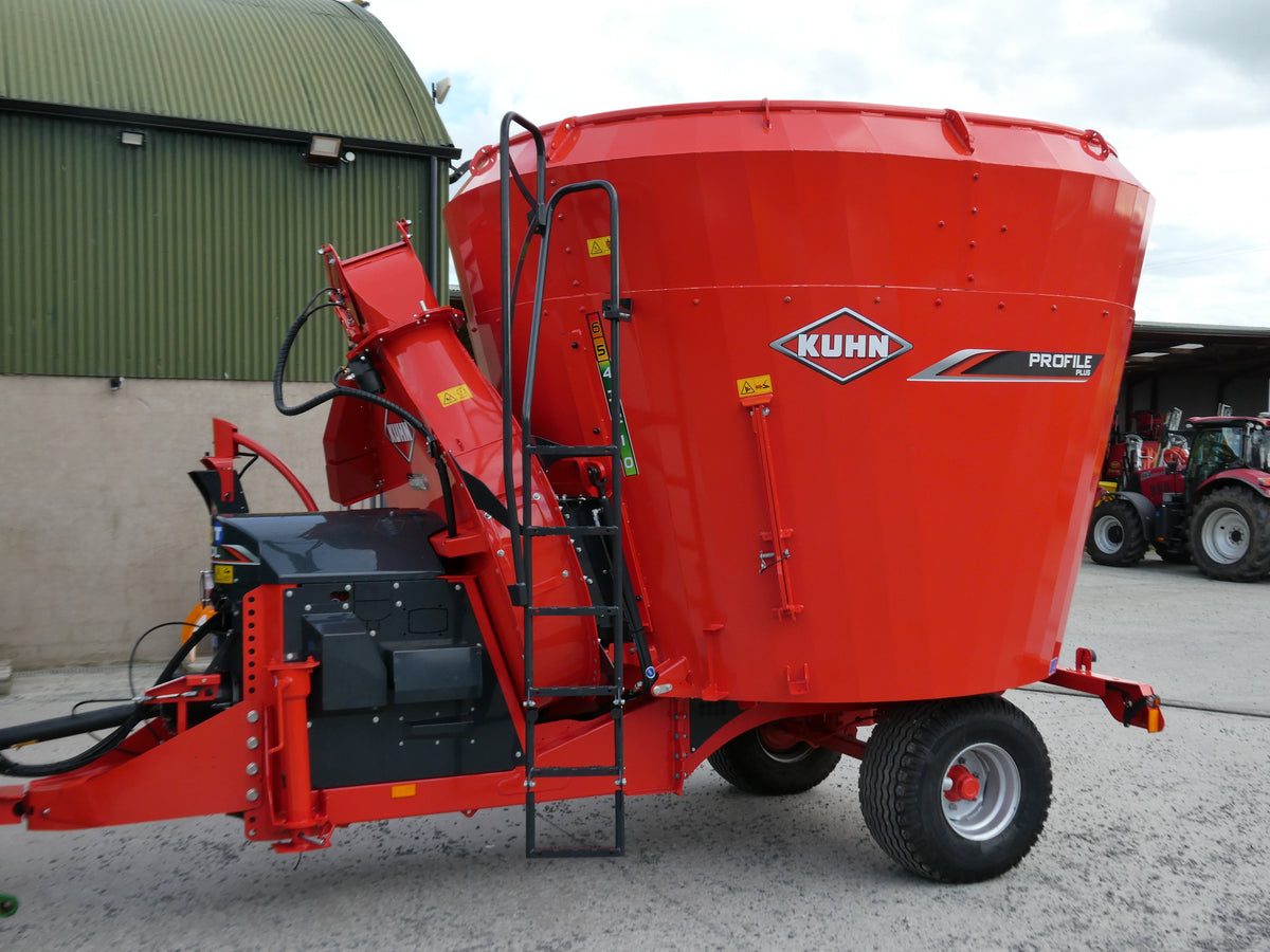 Kuhn 15.1 Tub feeder/Straw bedder