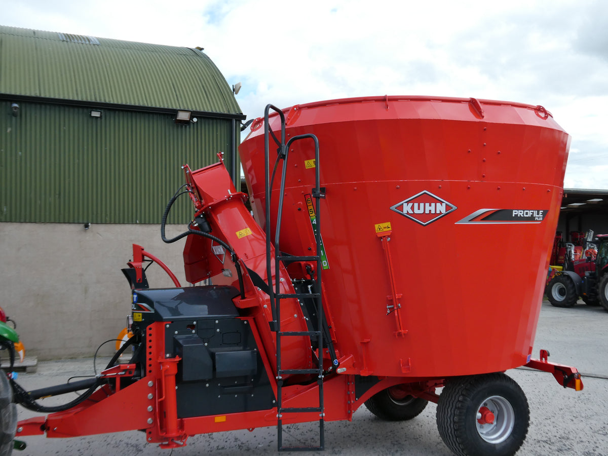 Kuhn 15.1 Tub feeder/Straw bedder