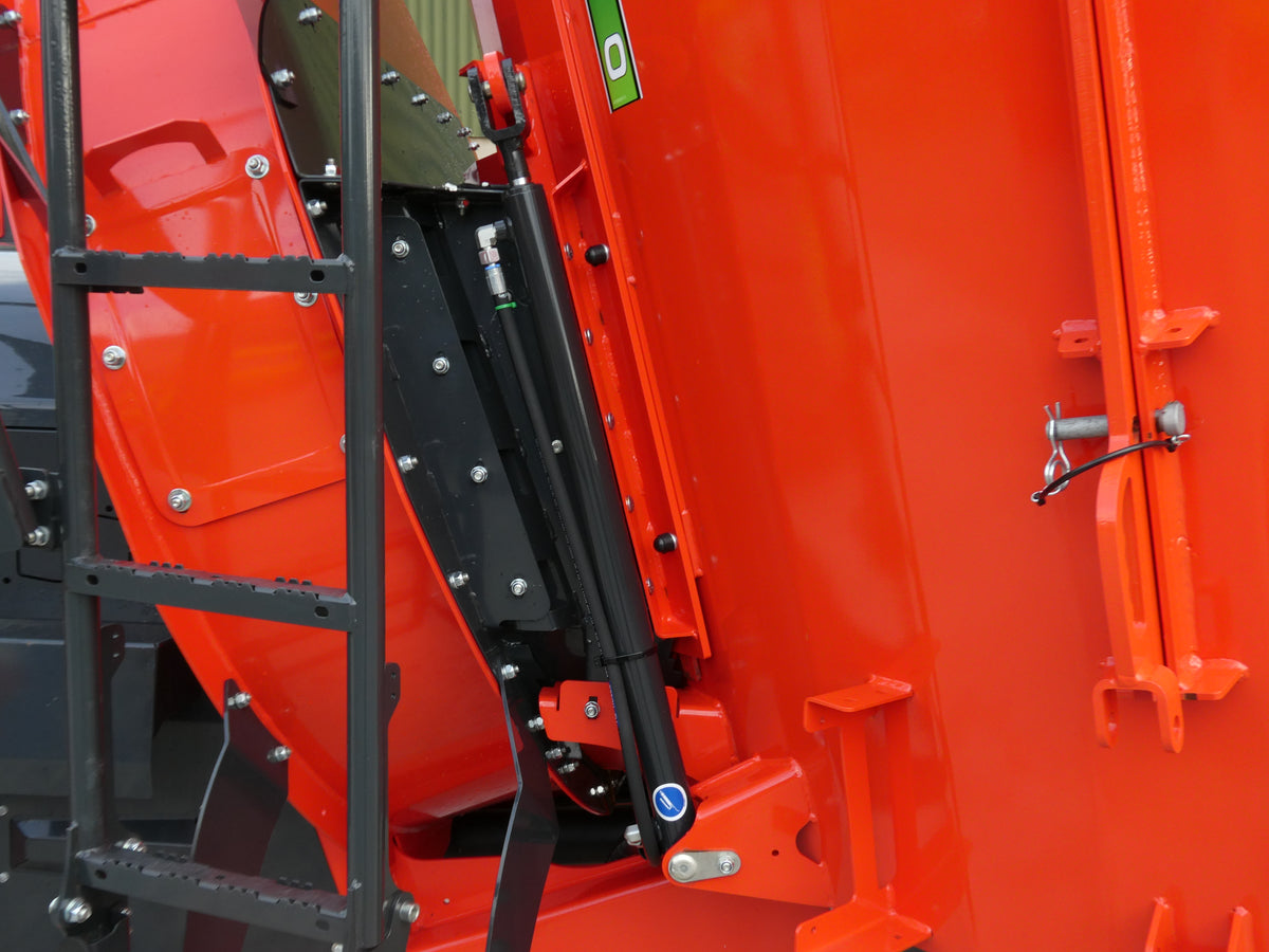 Kuhn 15.1 Tub feeder/Straw bedder
