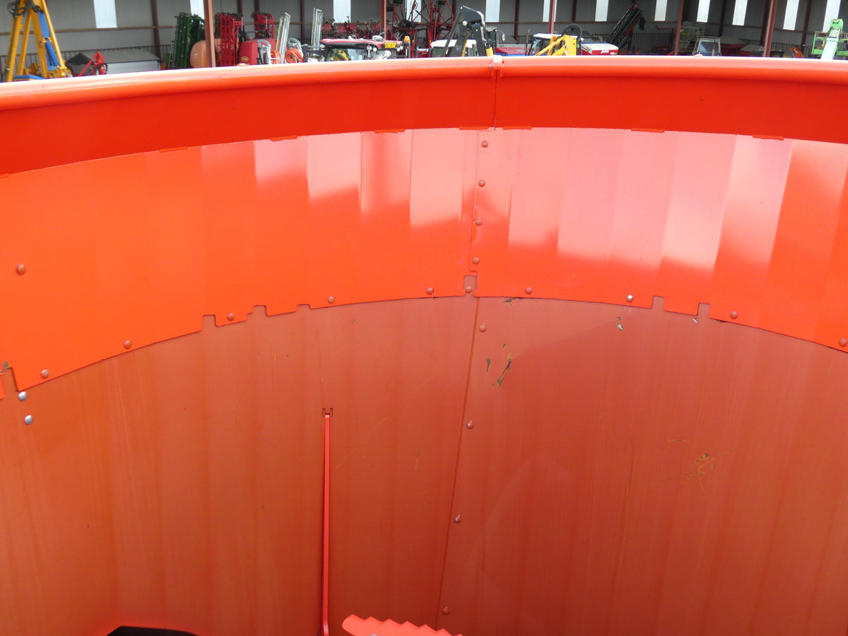 Kuhn 15.1 Tub feeder/Straw bedder