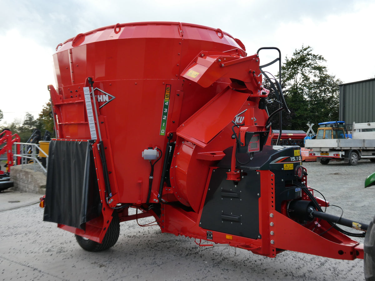 Kuhn 15.1 Tub feeder/Straw bedder