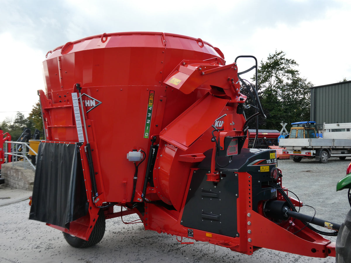 Kuhn 15.1 Tub feeder/Straw bedder