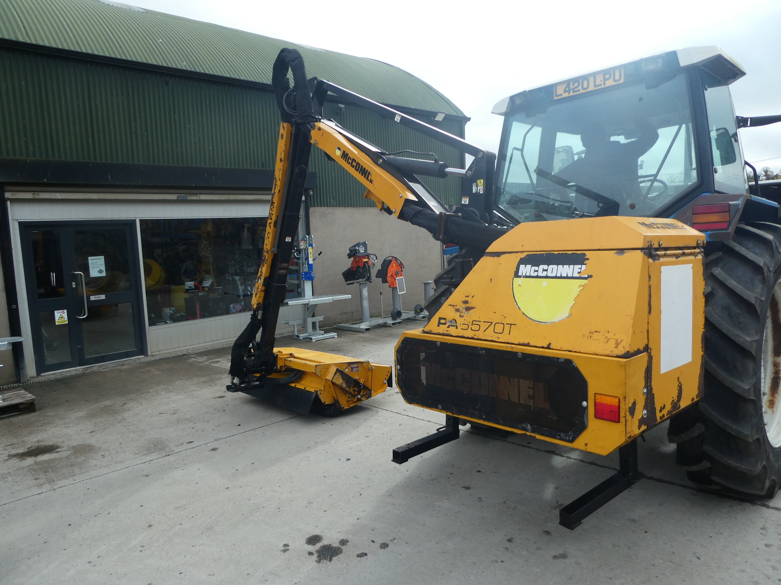 McConnel PA6570 Hedgecutter