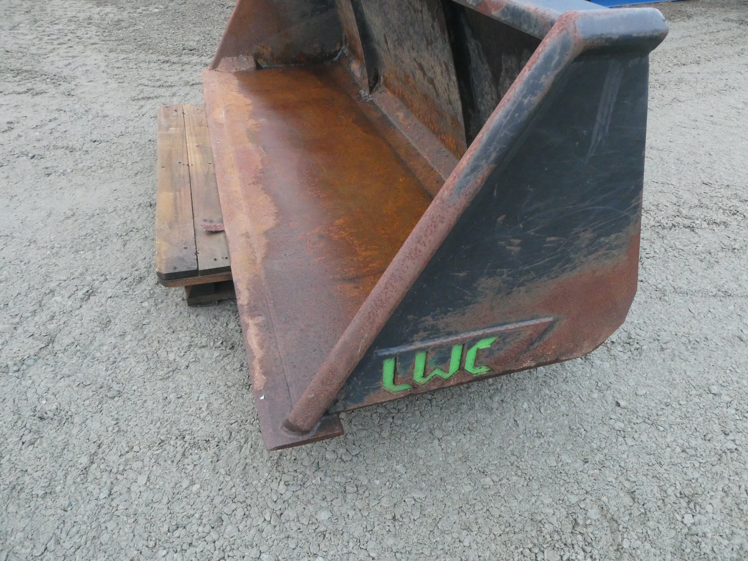 7ft6 heavy duty loader bucket