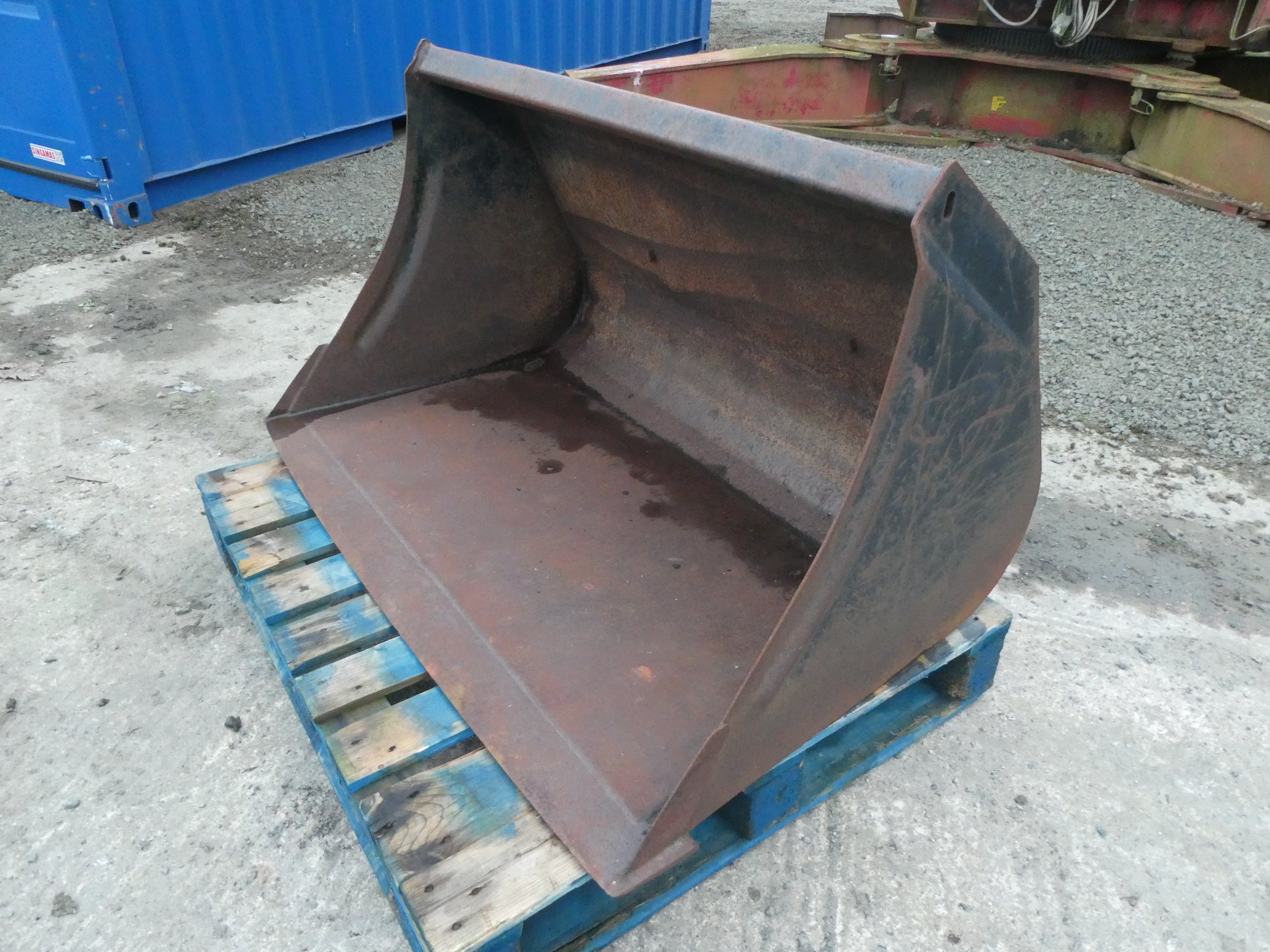 4ft Quickie loader bucket