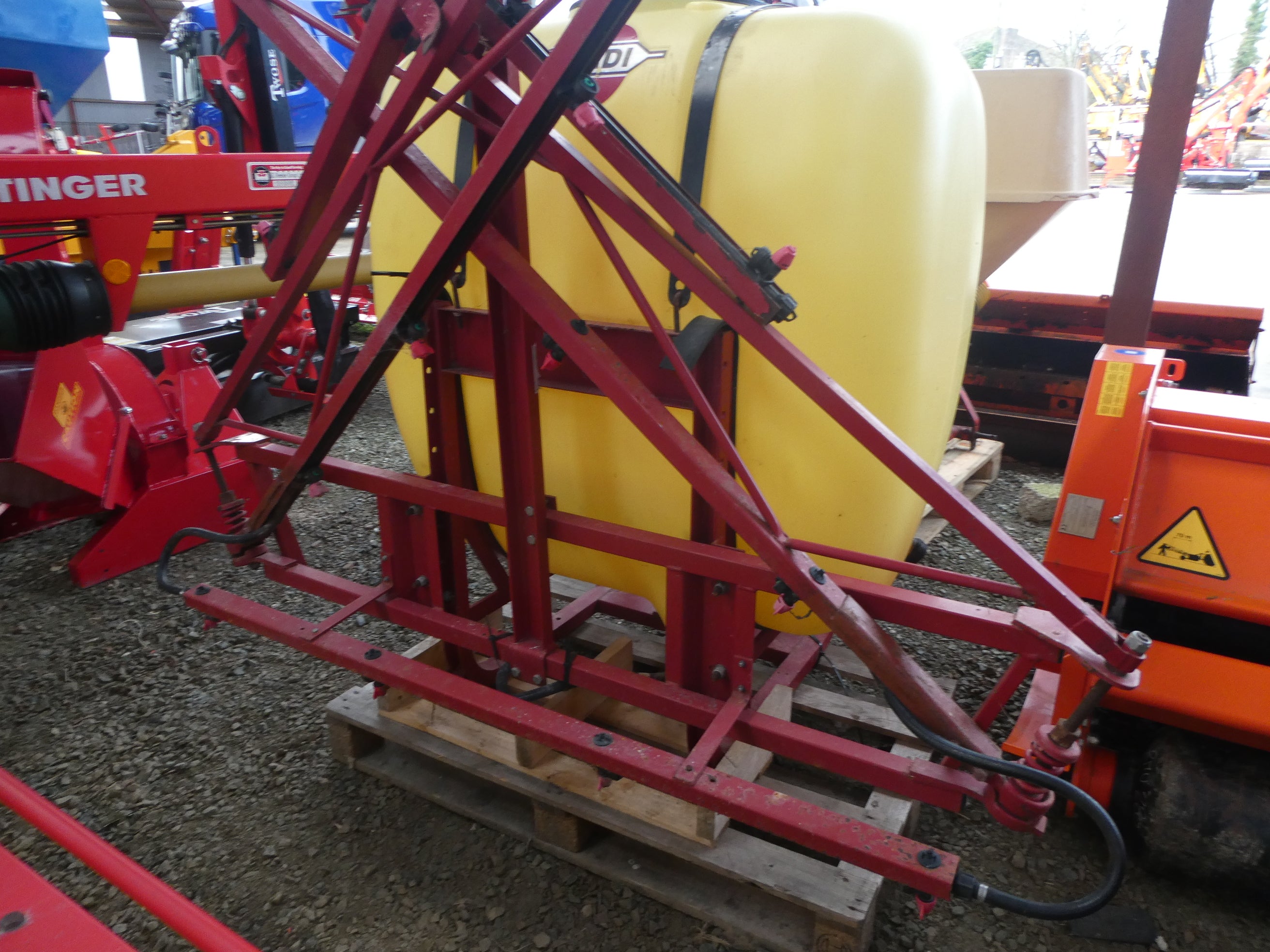 Hardi 600lt crop sprayer 10m booms