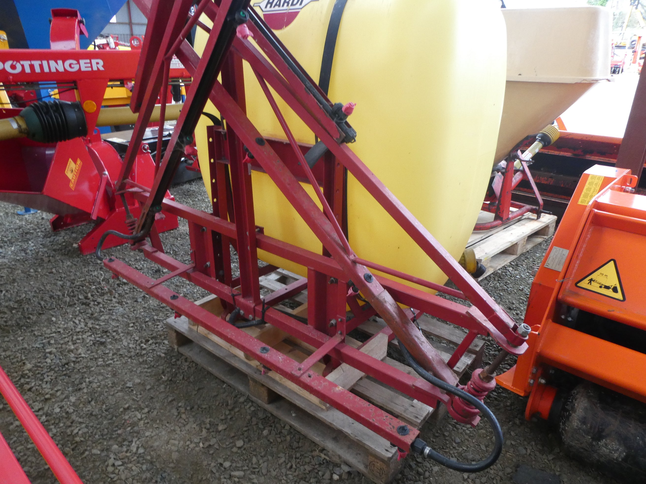 Hardi 600lt crop sprayer 10m booms