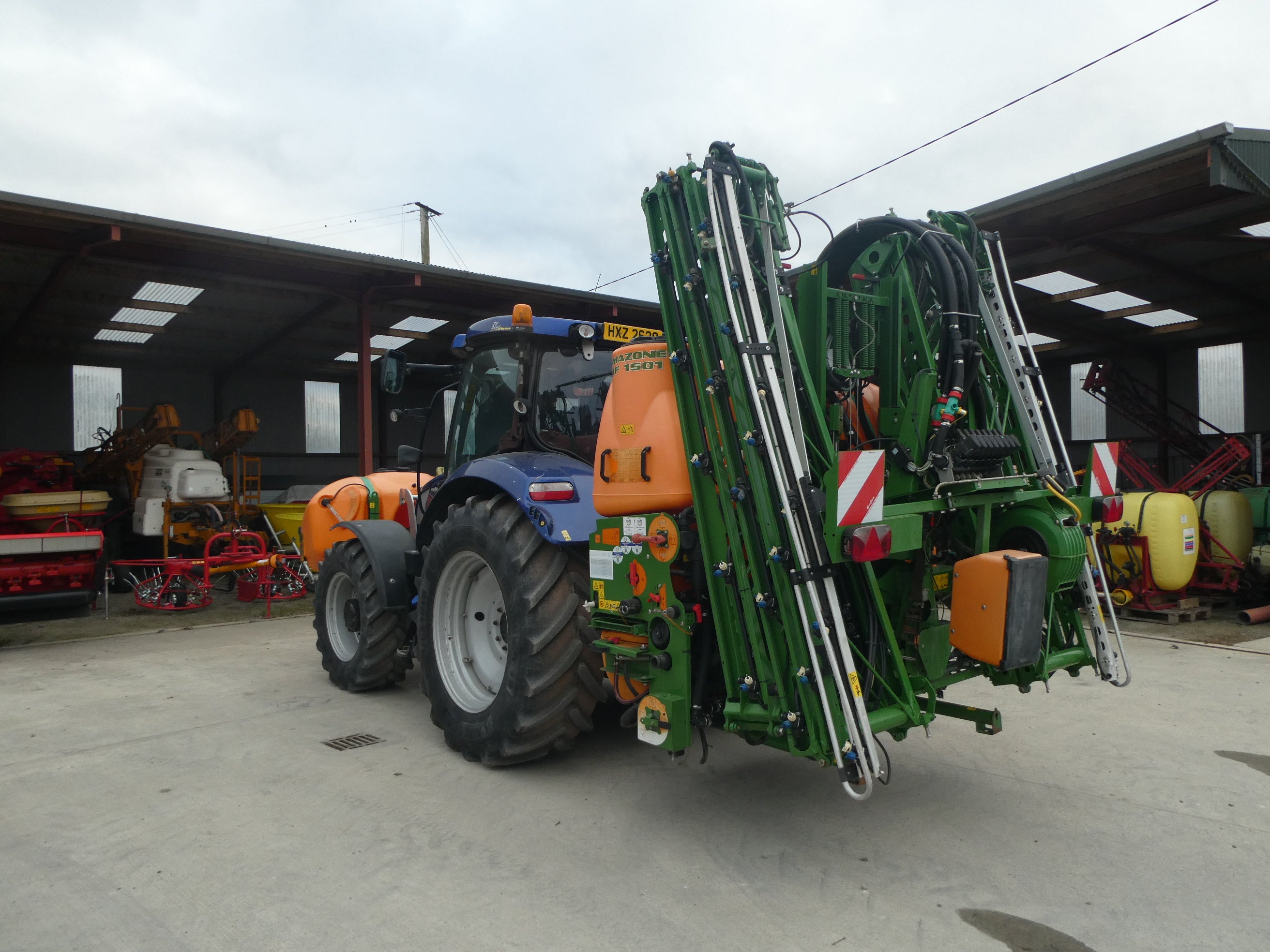 Amazone UF1501 24m crop sprayer with Front tank