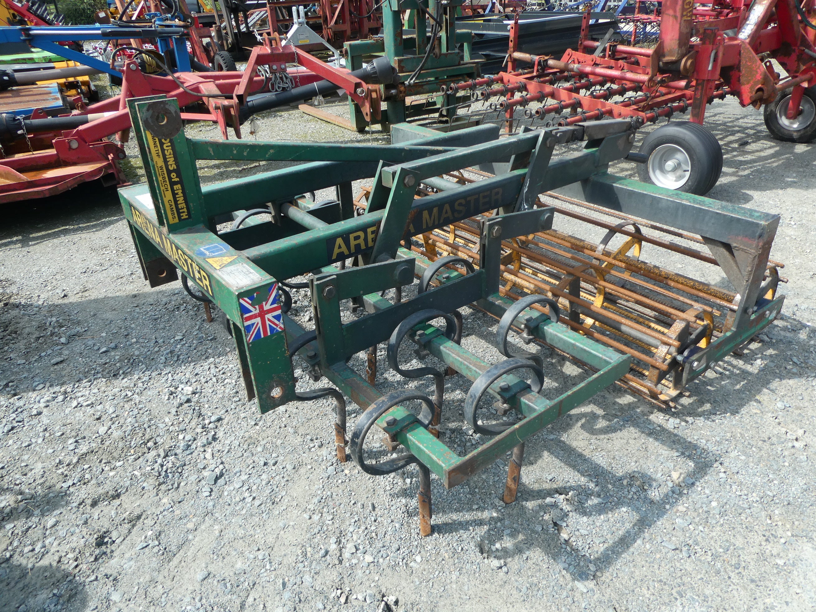 Cousins arena leveler/ menage harrow