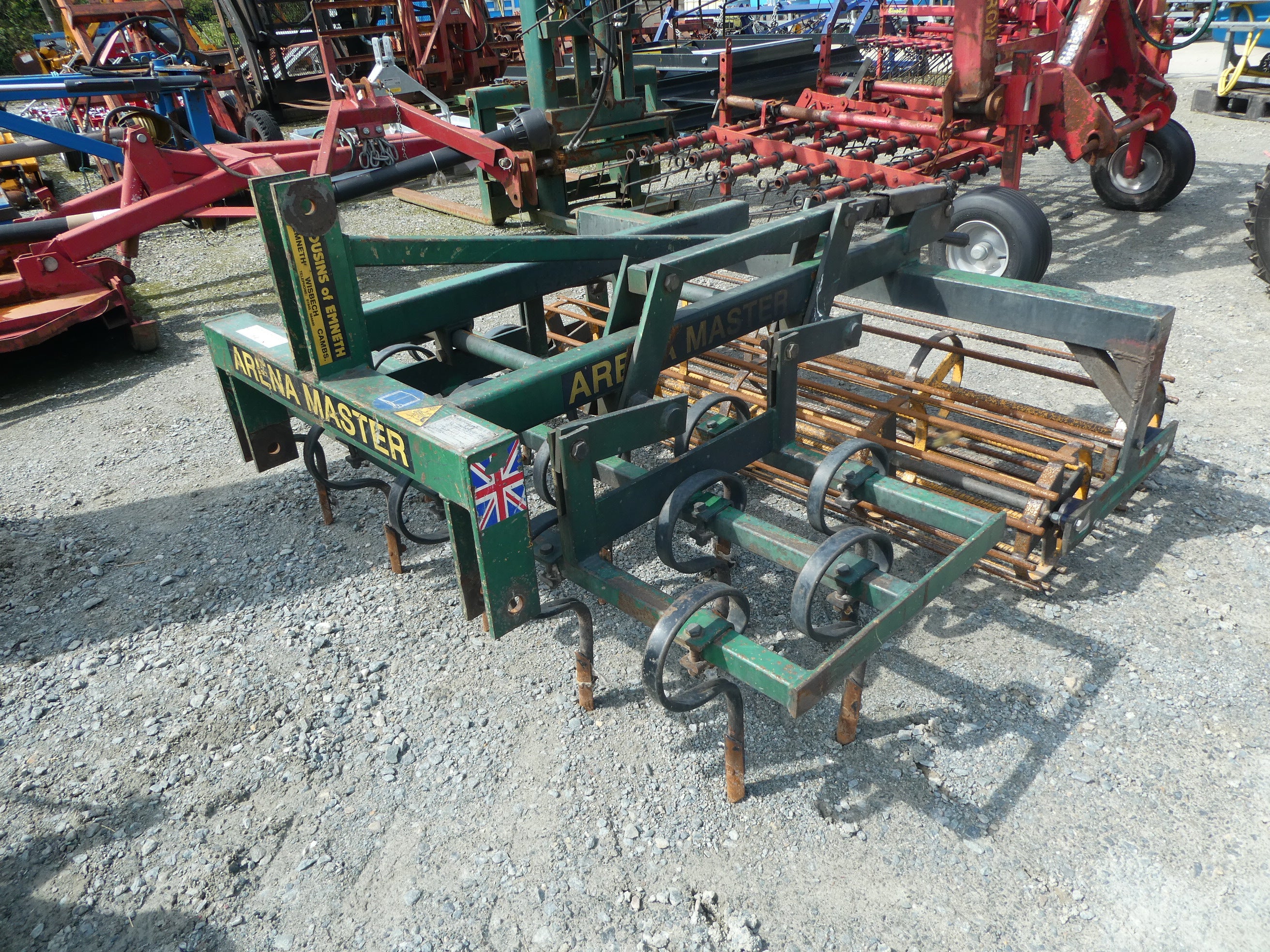 Cousins arena leveler/ menage harrow