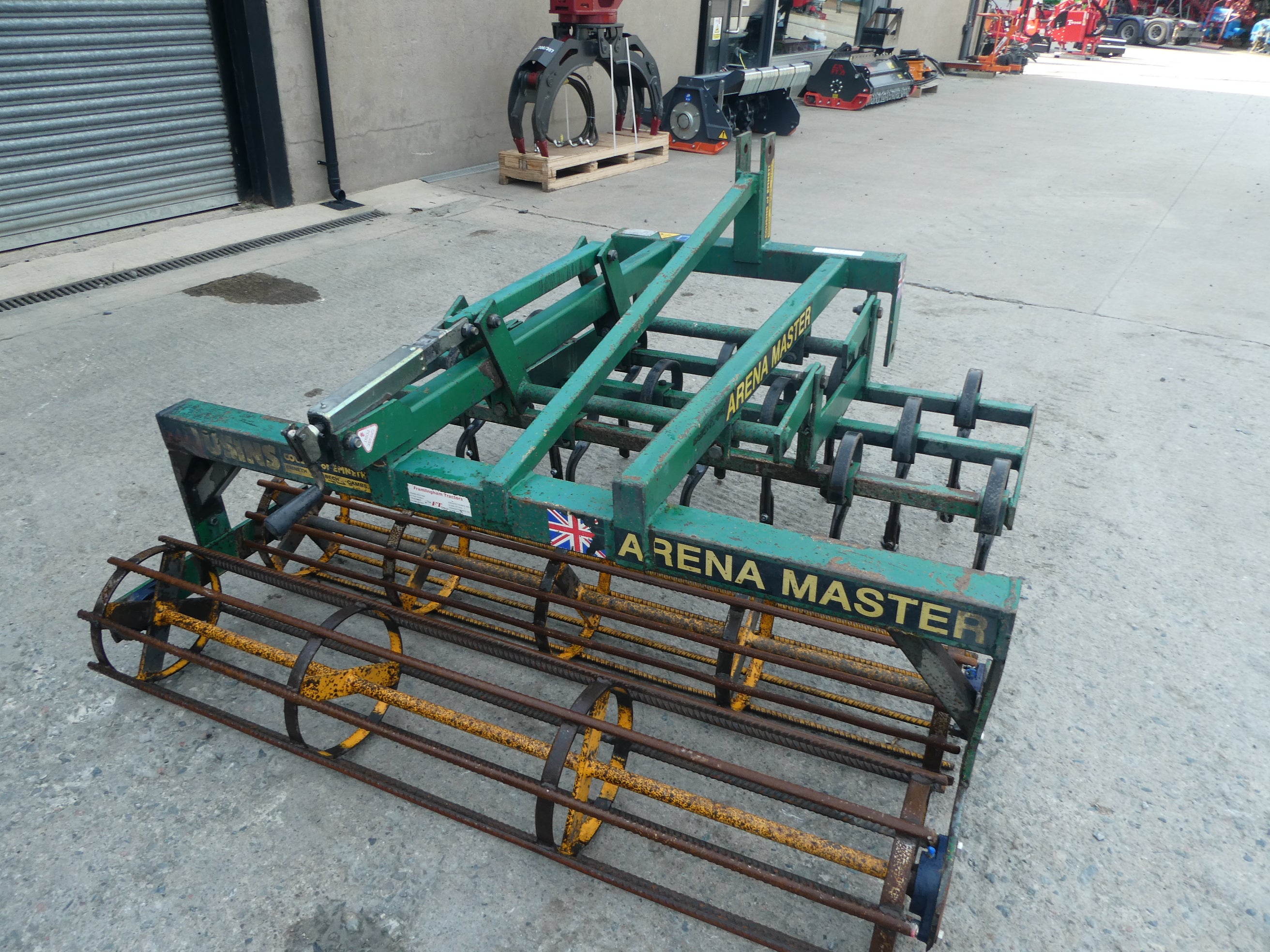 Cousins arena leveler/ menage harrow