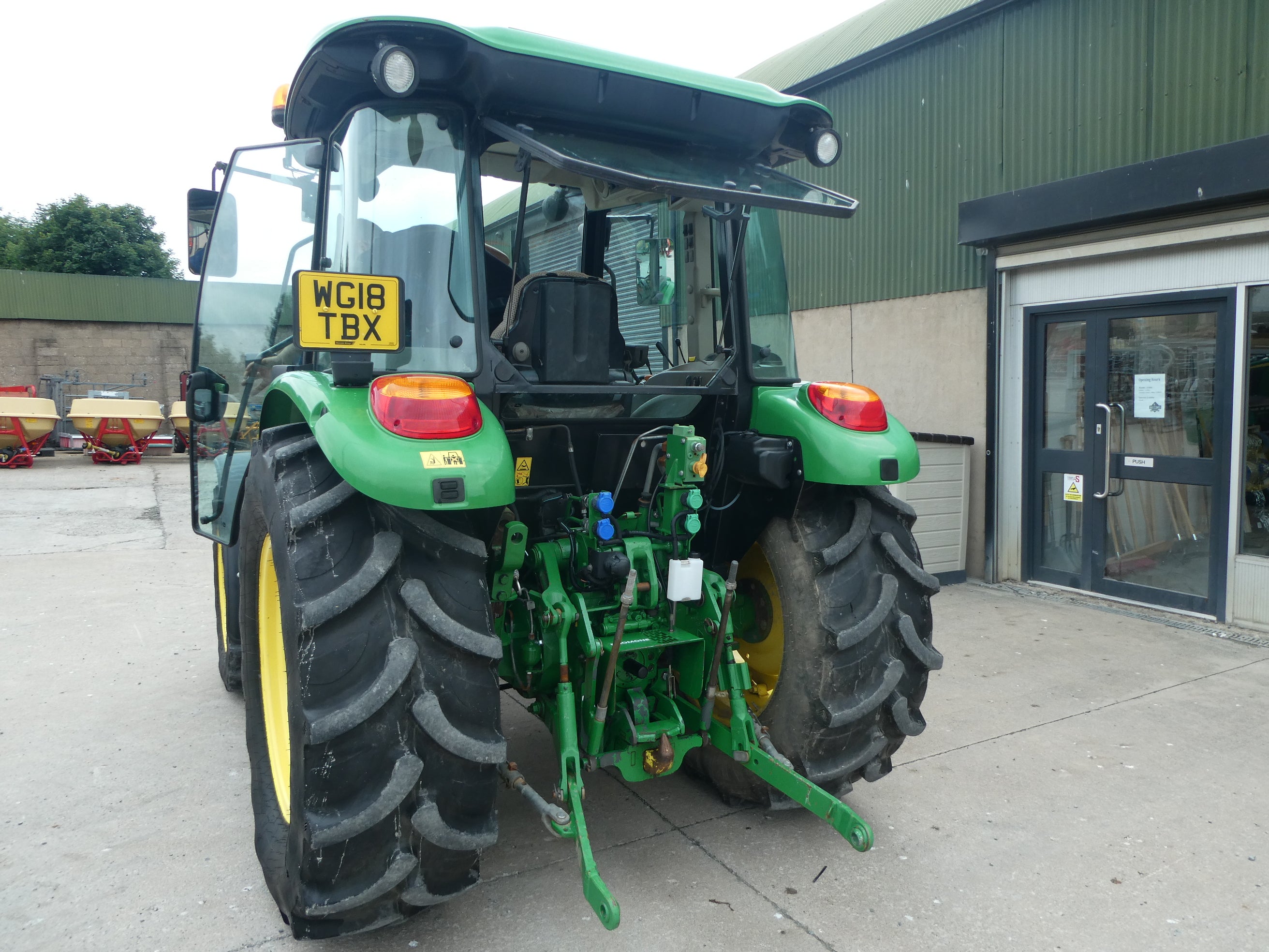 John Deere 5075E