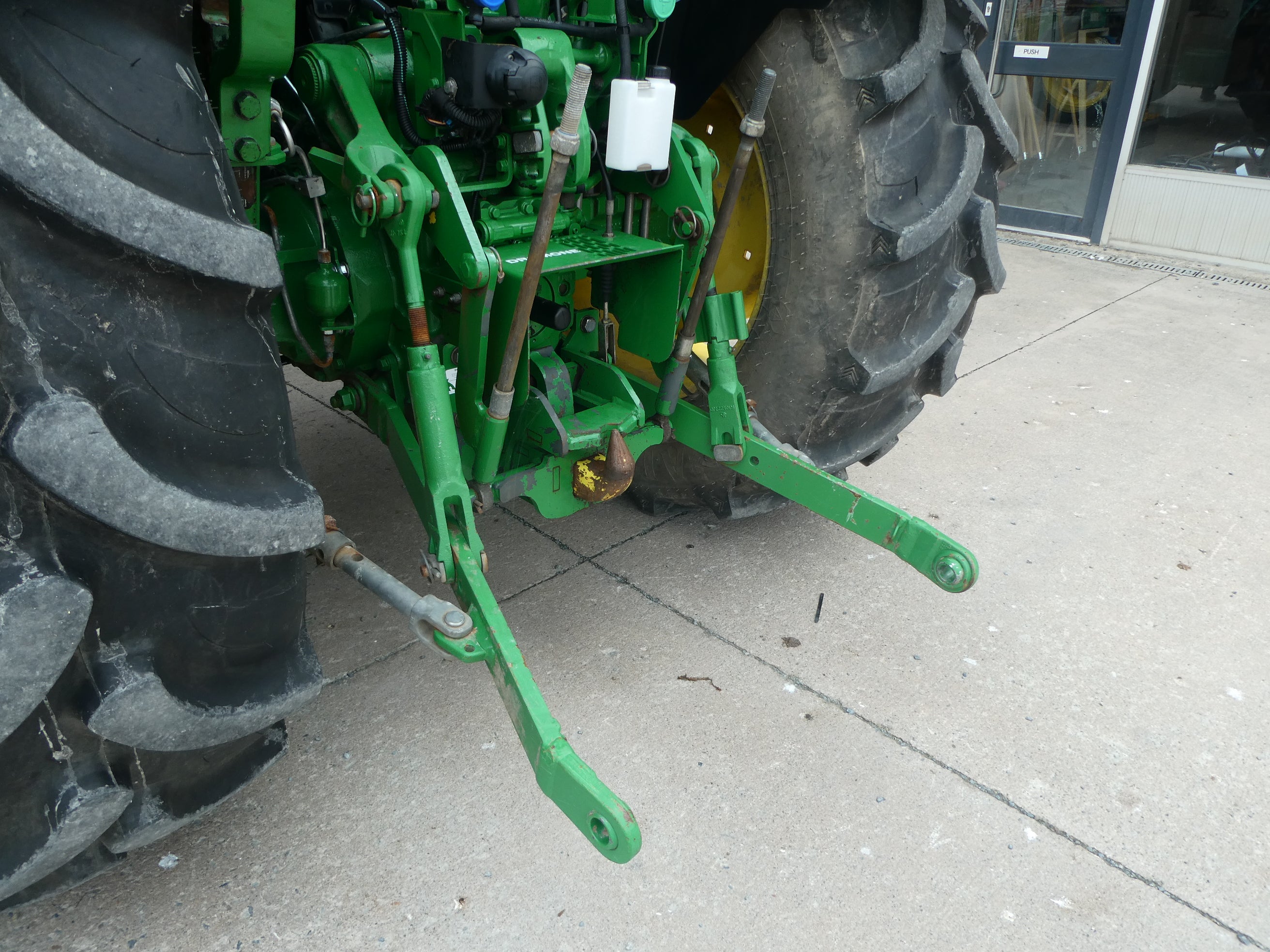 John Deere 5075E