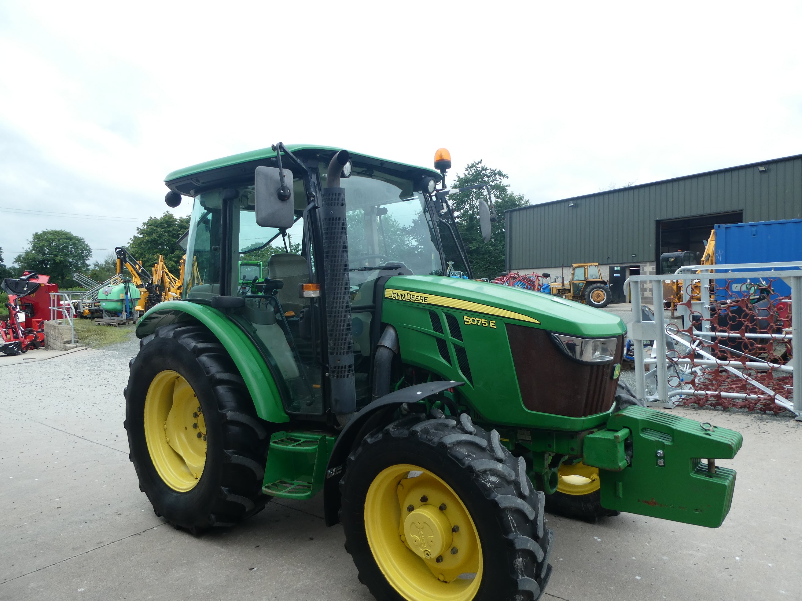 John Deere 5075E