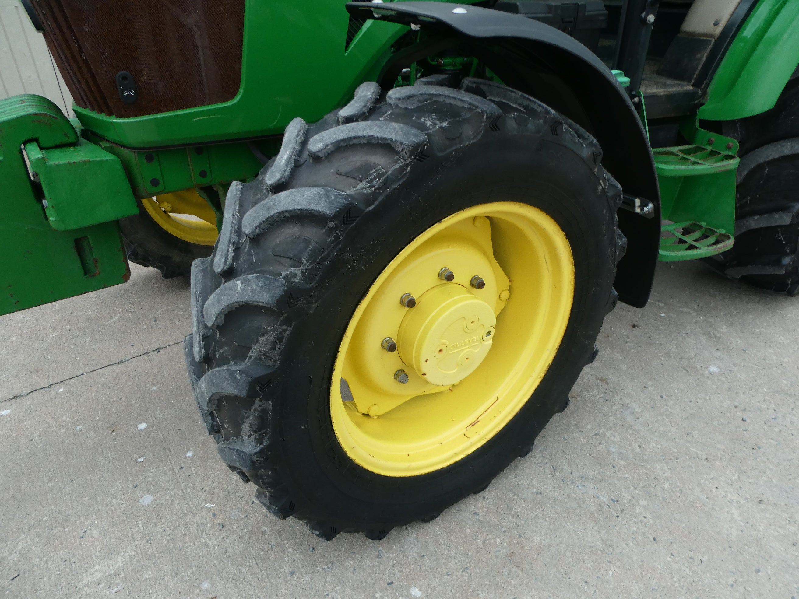 John Deere 5075E