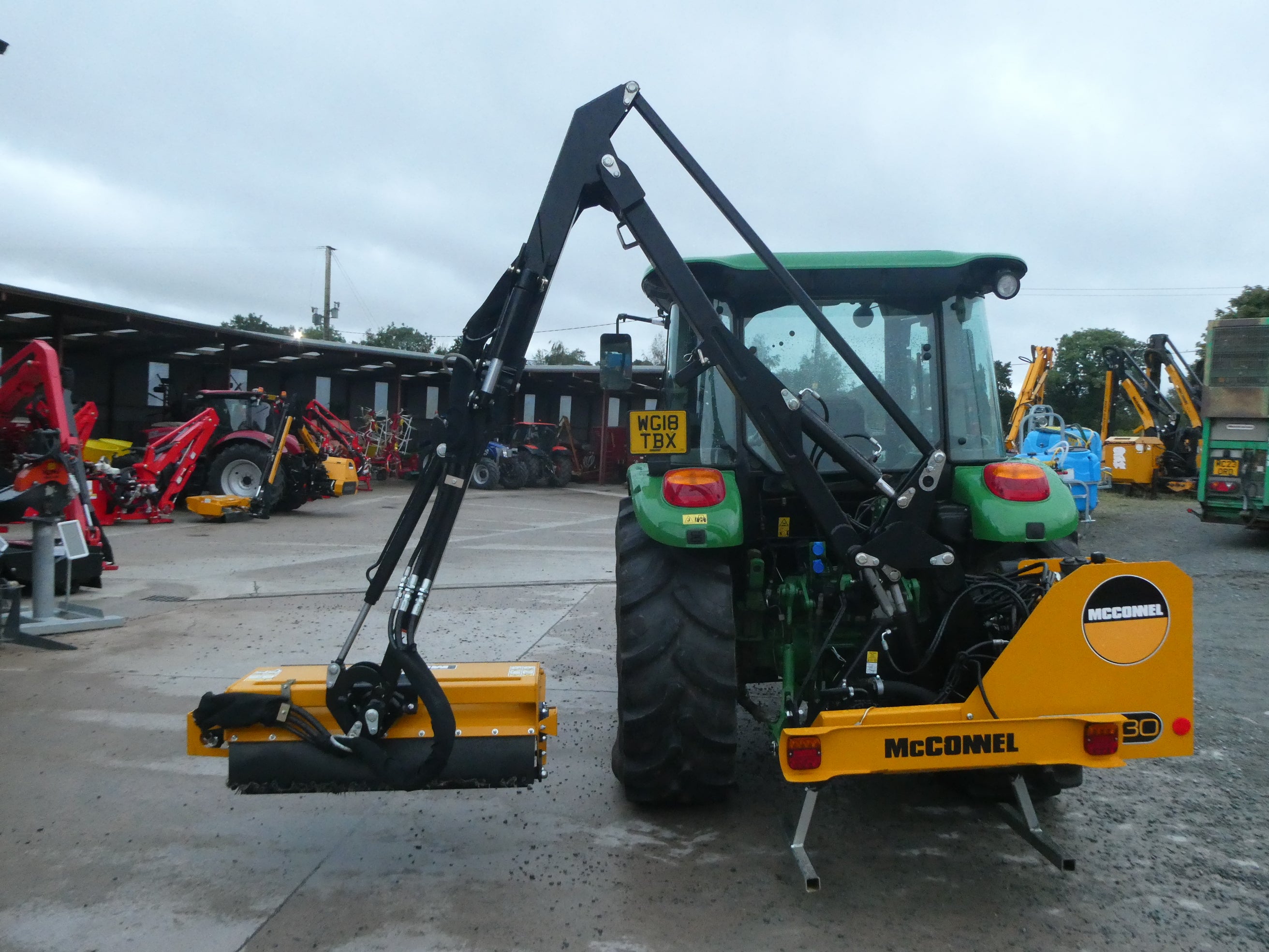 McConnel PA4330  Hedgecutter
