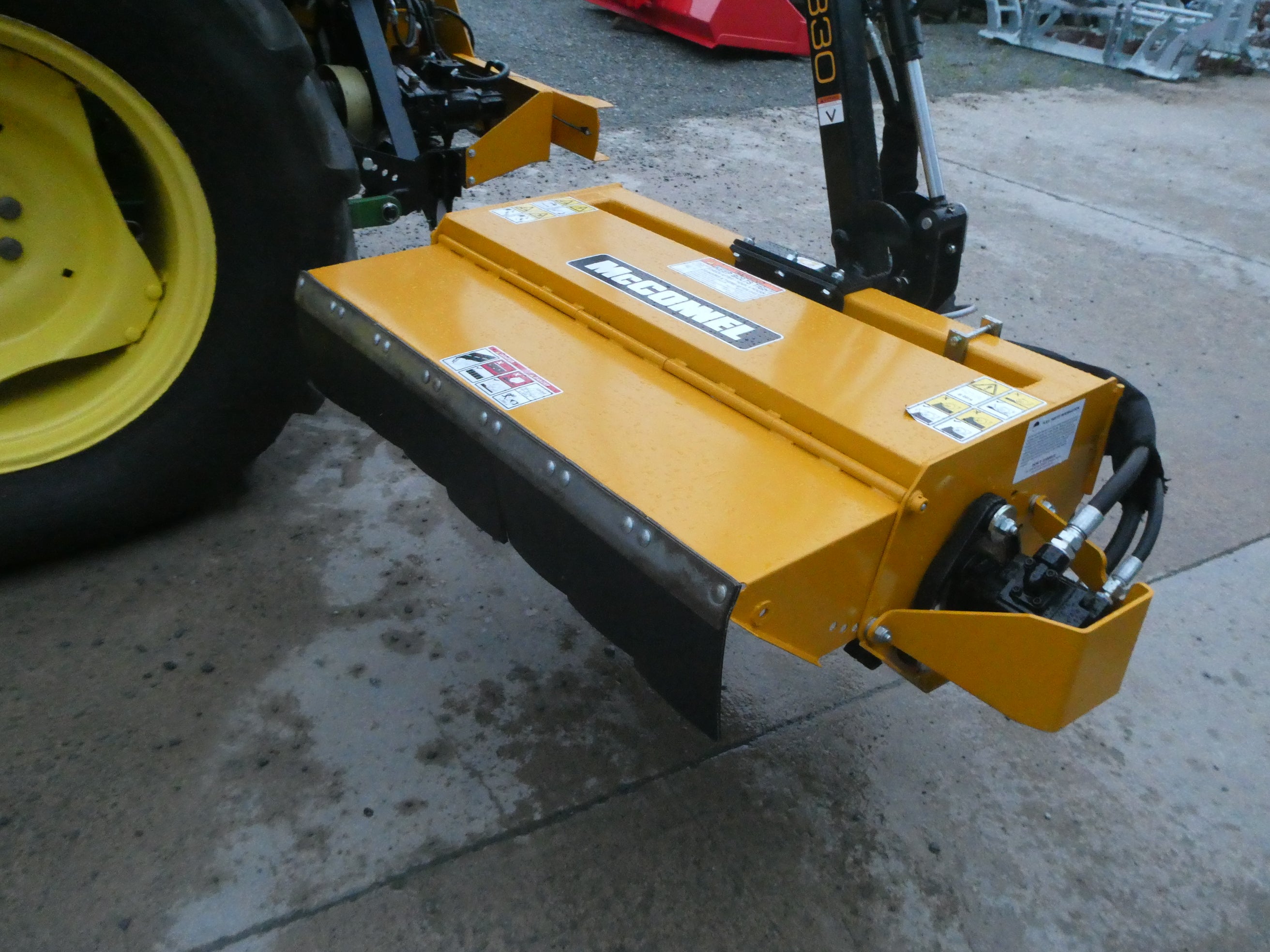 McConnel PA4330  Hedgecutter