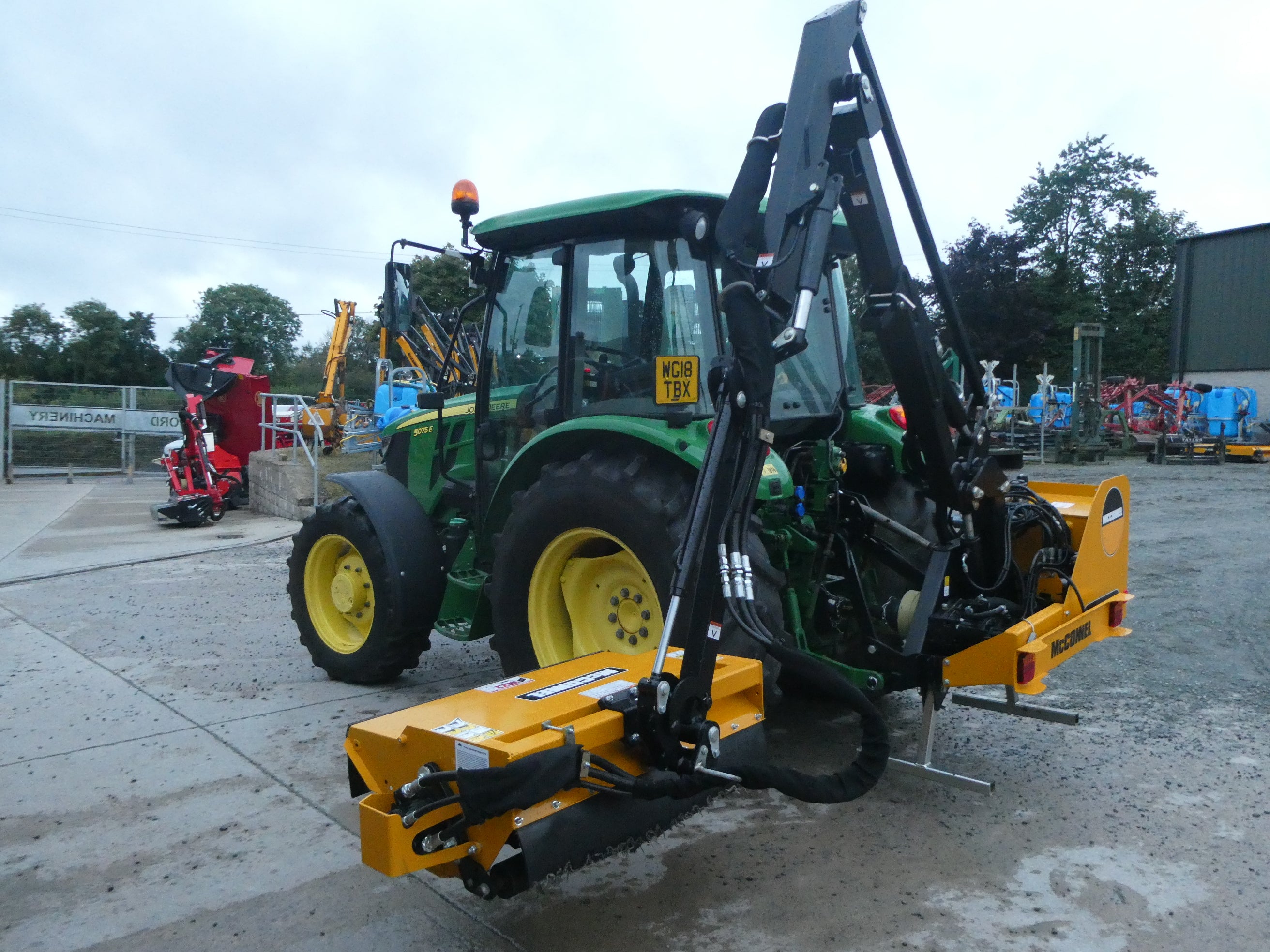 McConnel PA4330  Hedgecutter