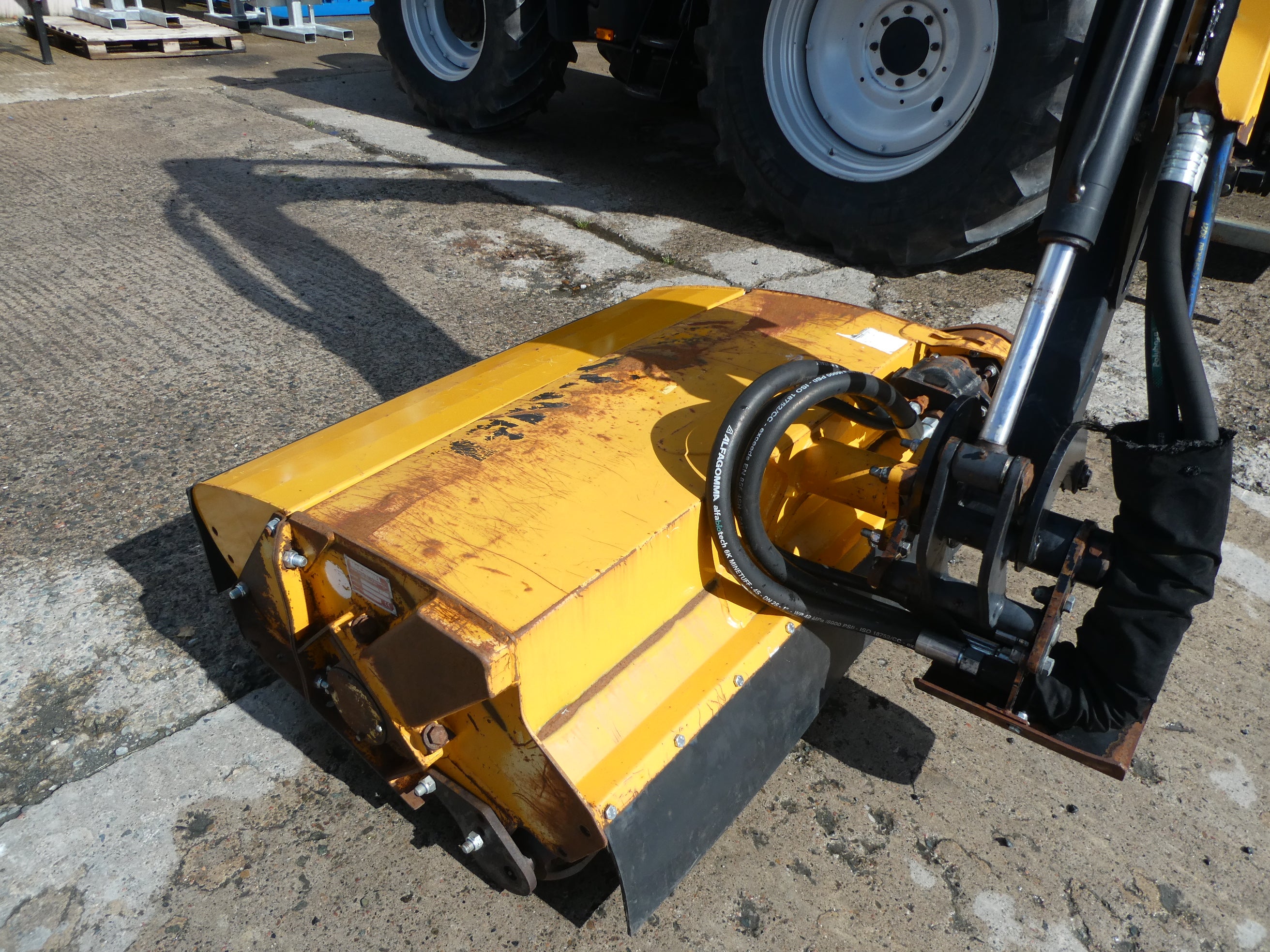 McConnel PA8085T Hedgecutter