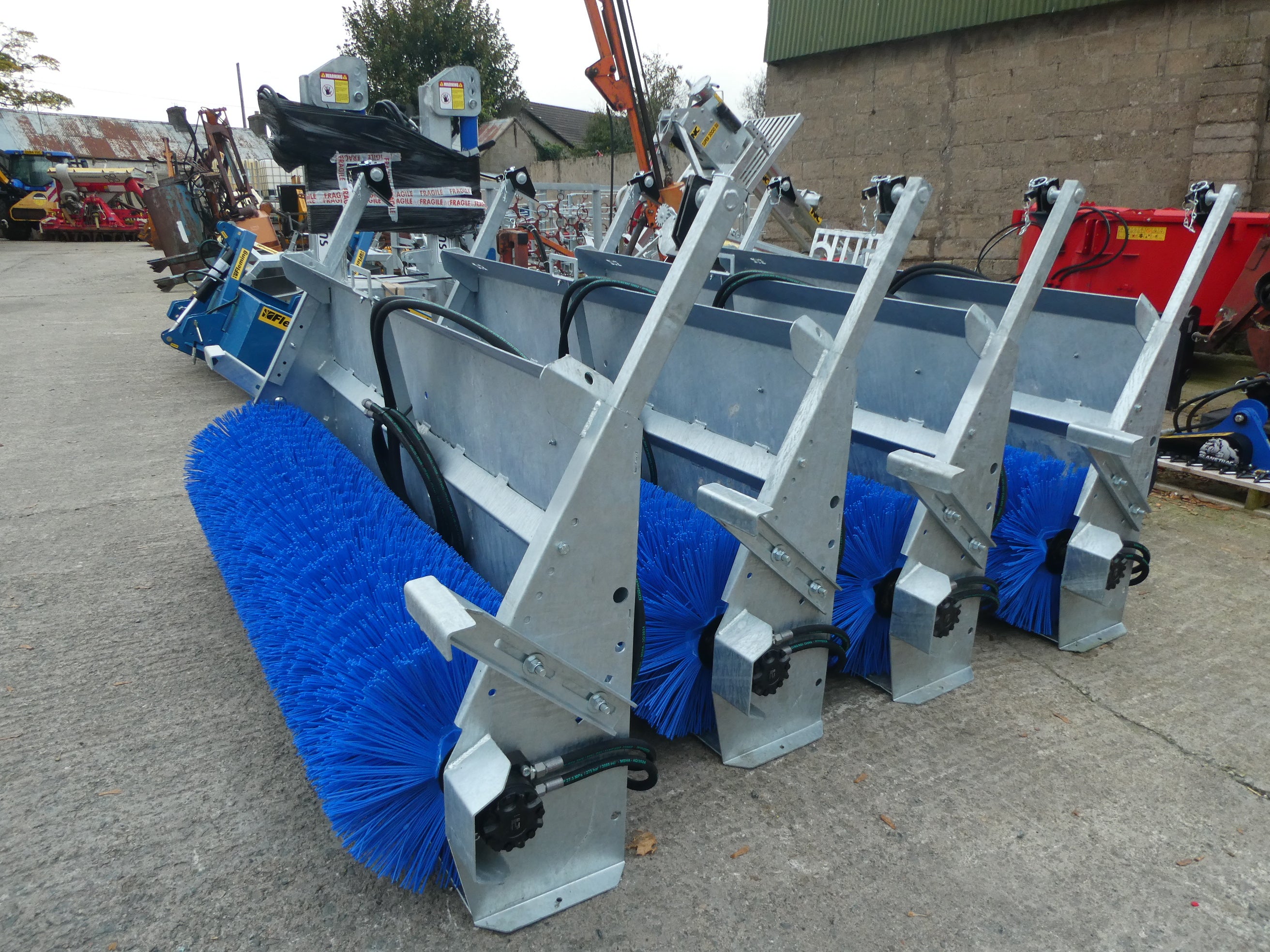 Suton Bucket Brush