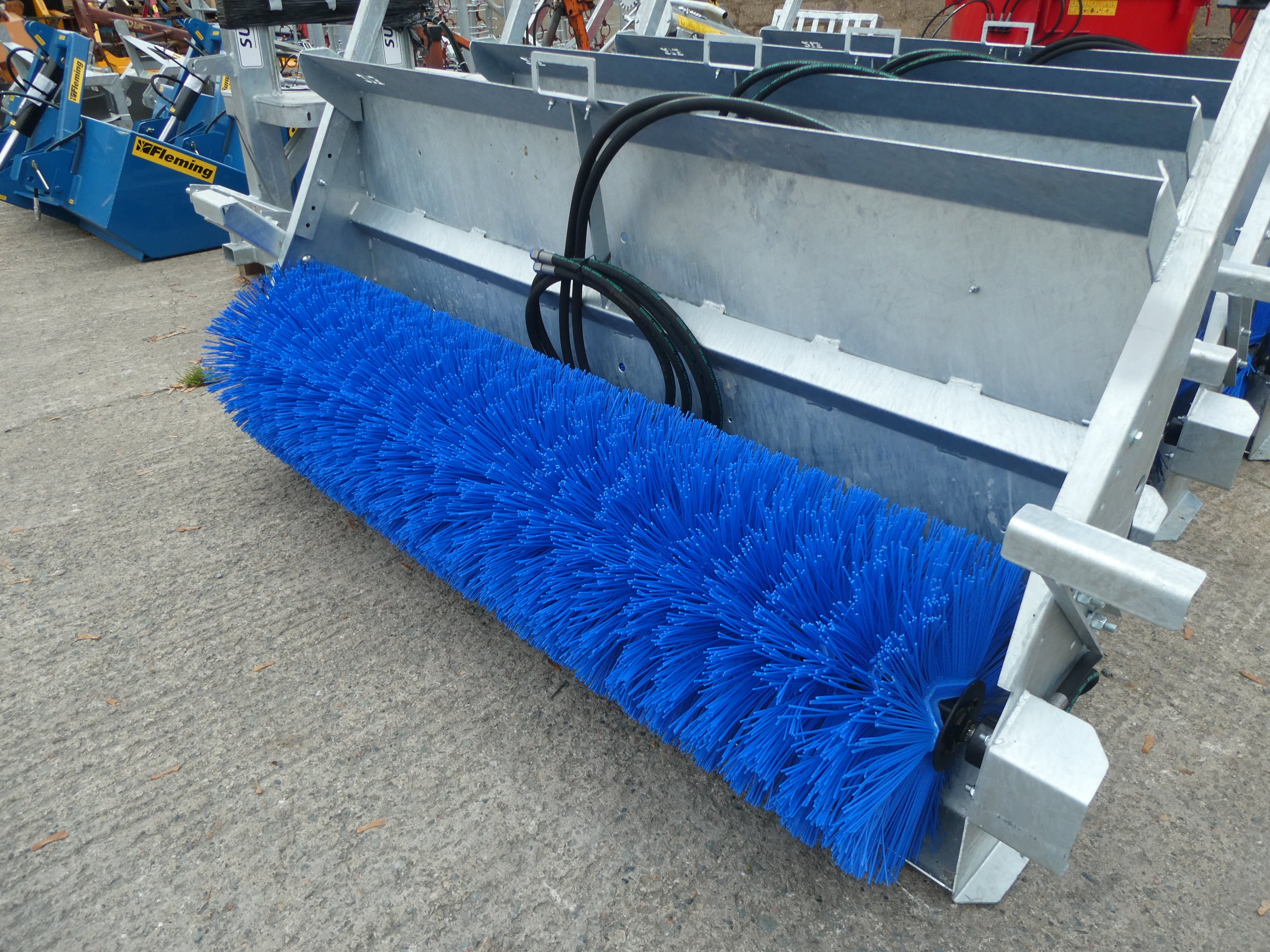 Suton Bucket Brush