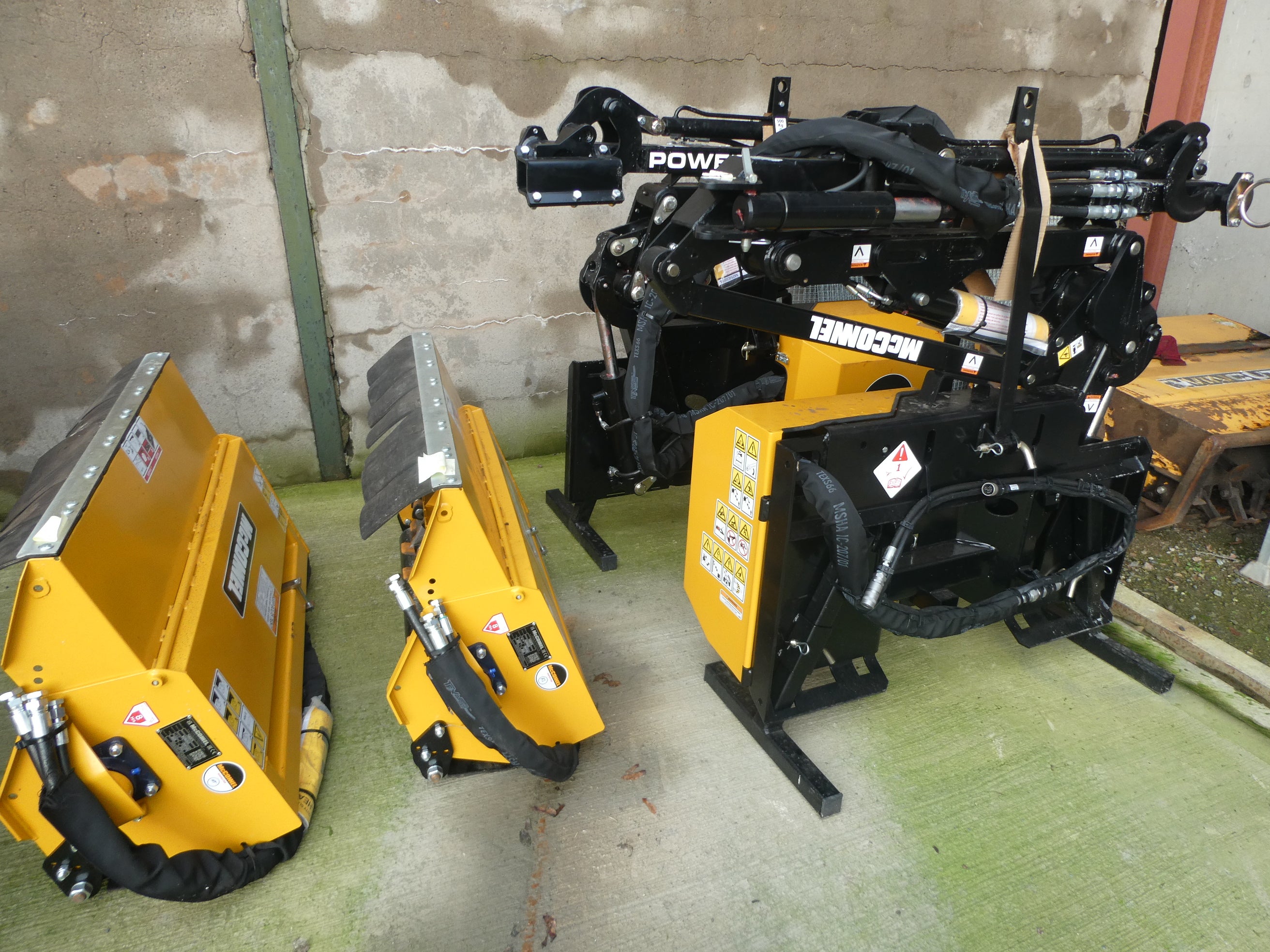 Unused McConnel PA3530 Avant Hedgecutter