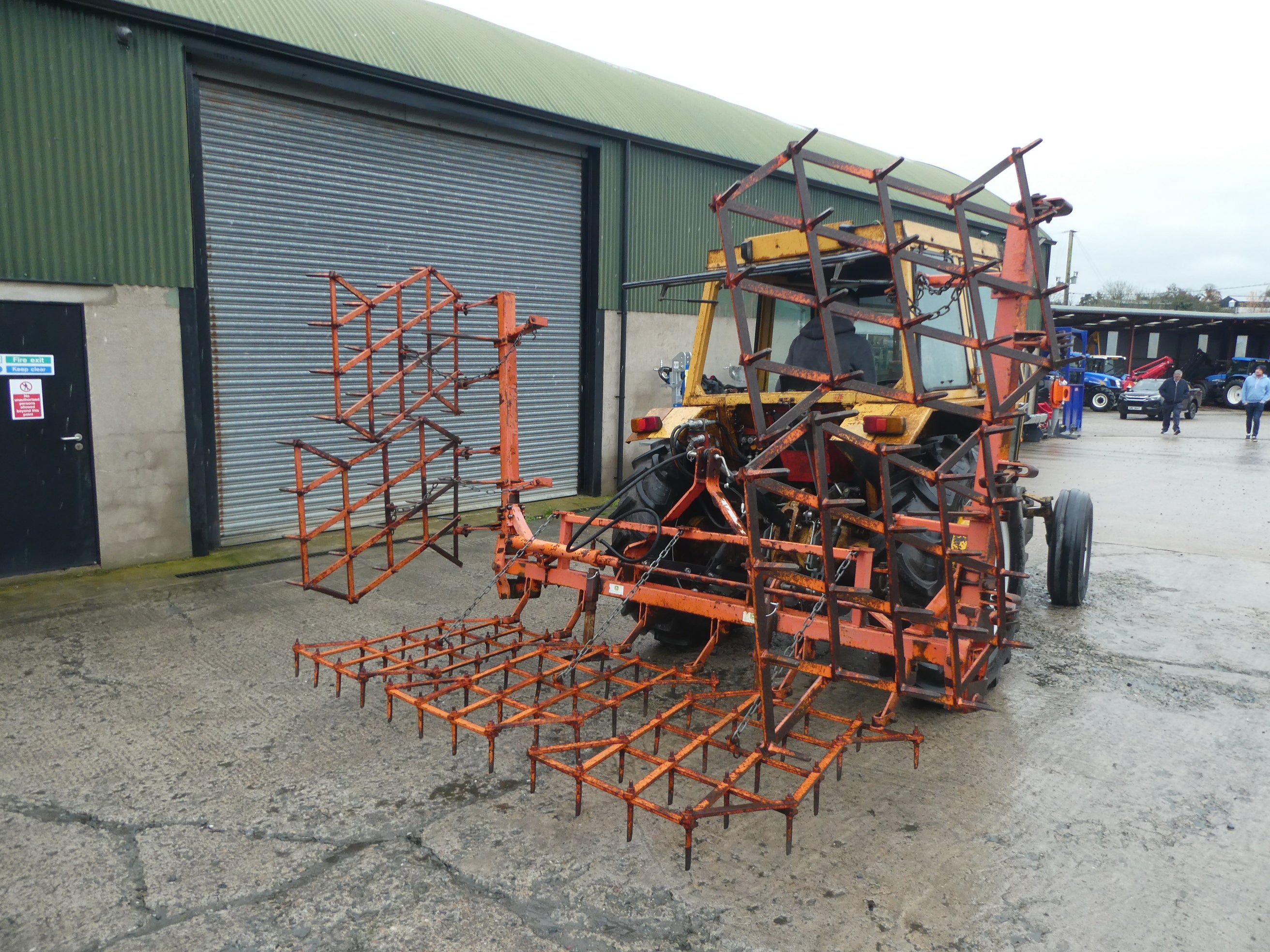 Parmiter 7 section pin harrow