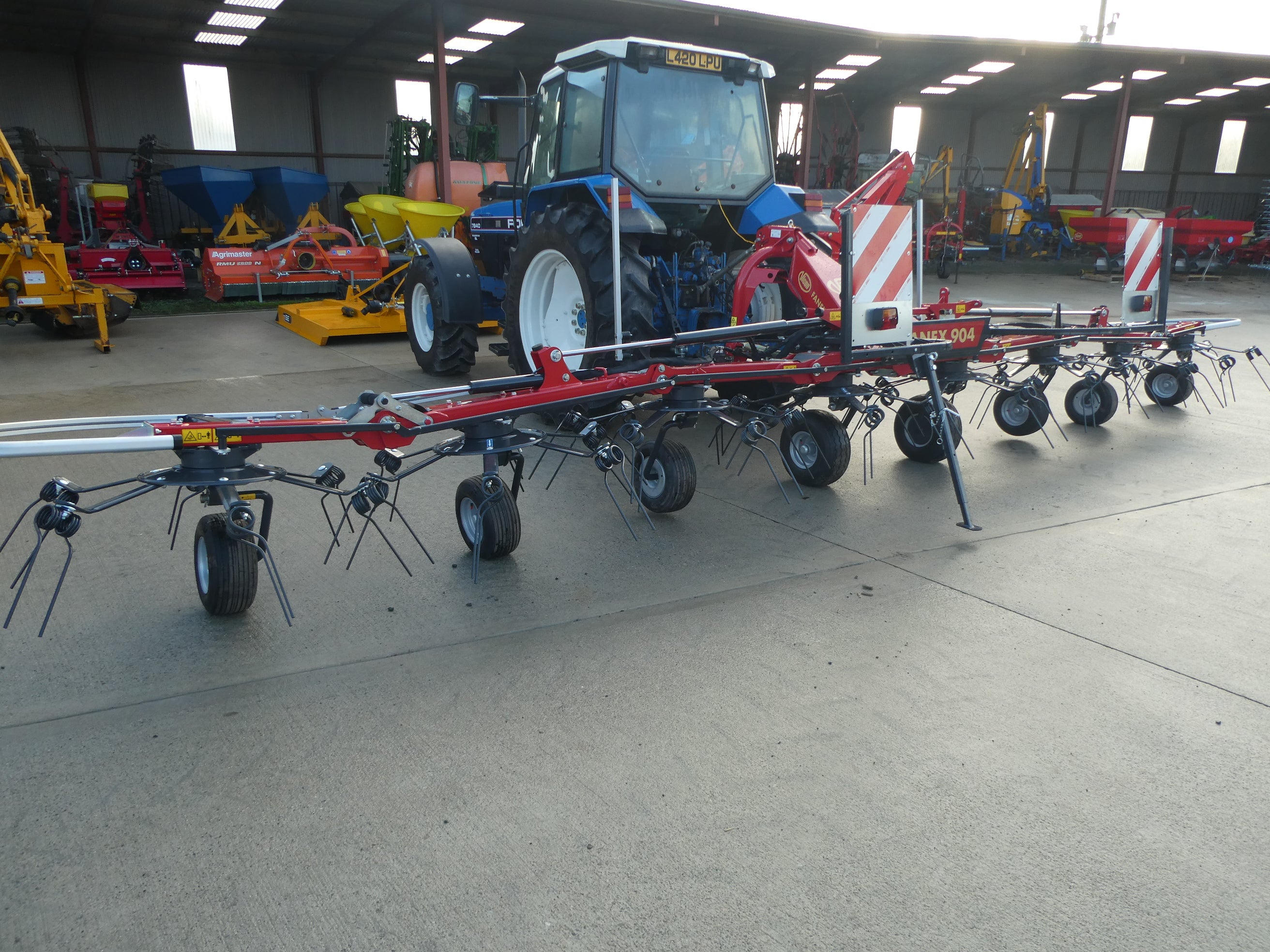 Vicon Fanex 904 8 rotor tedder