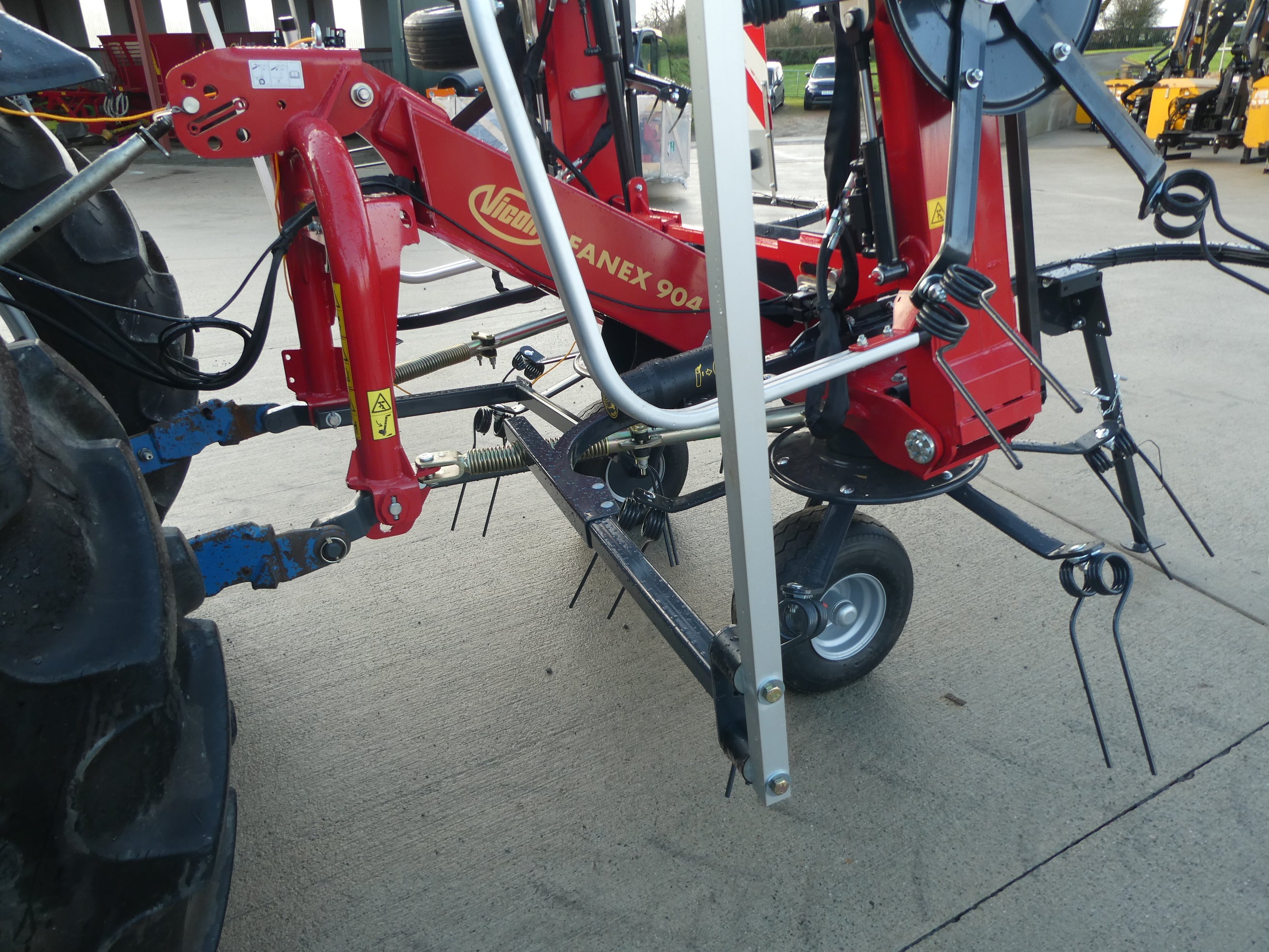 Vicon Fanex 904 8 rotor tedder