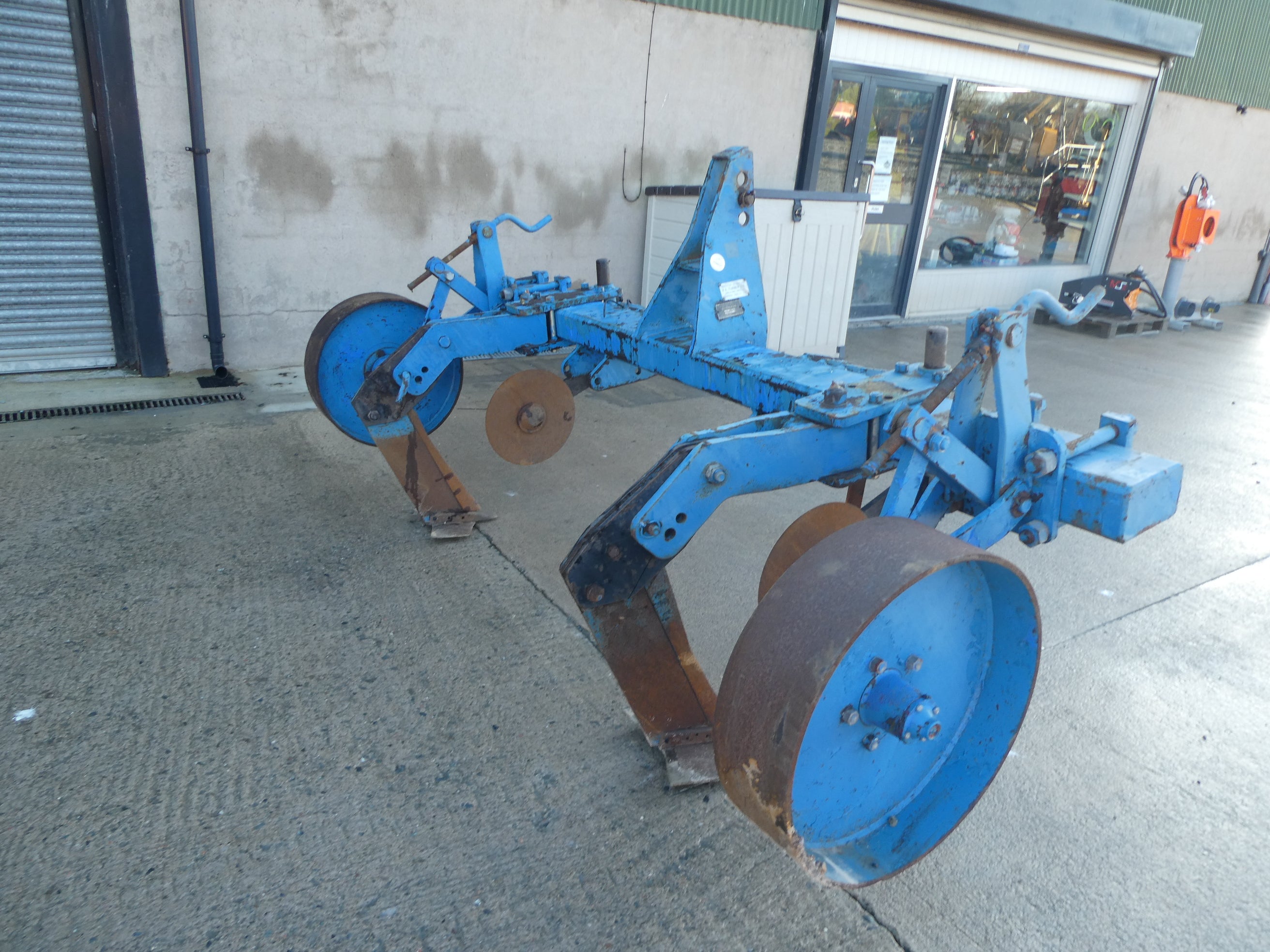 Ransomes 2 leg subtiller Subsoiler