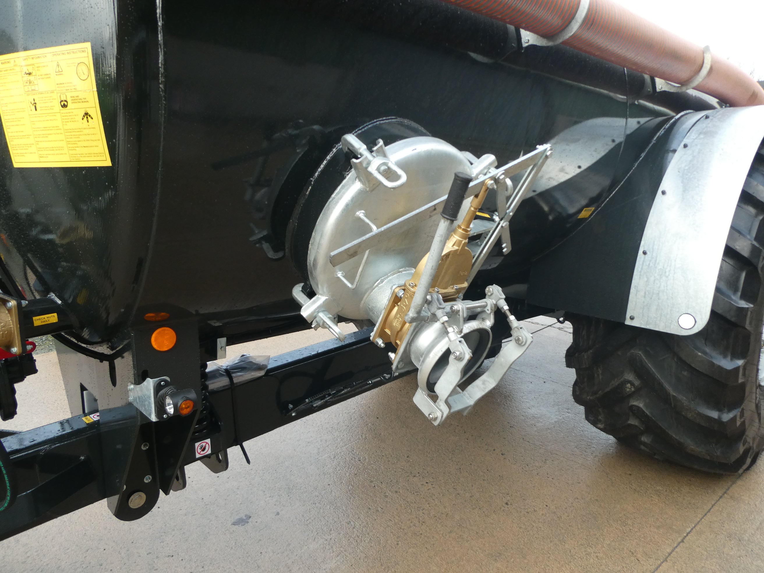 Fleming 1600 gallon Recessed tanker