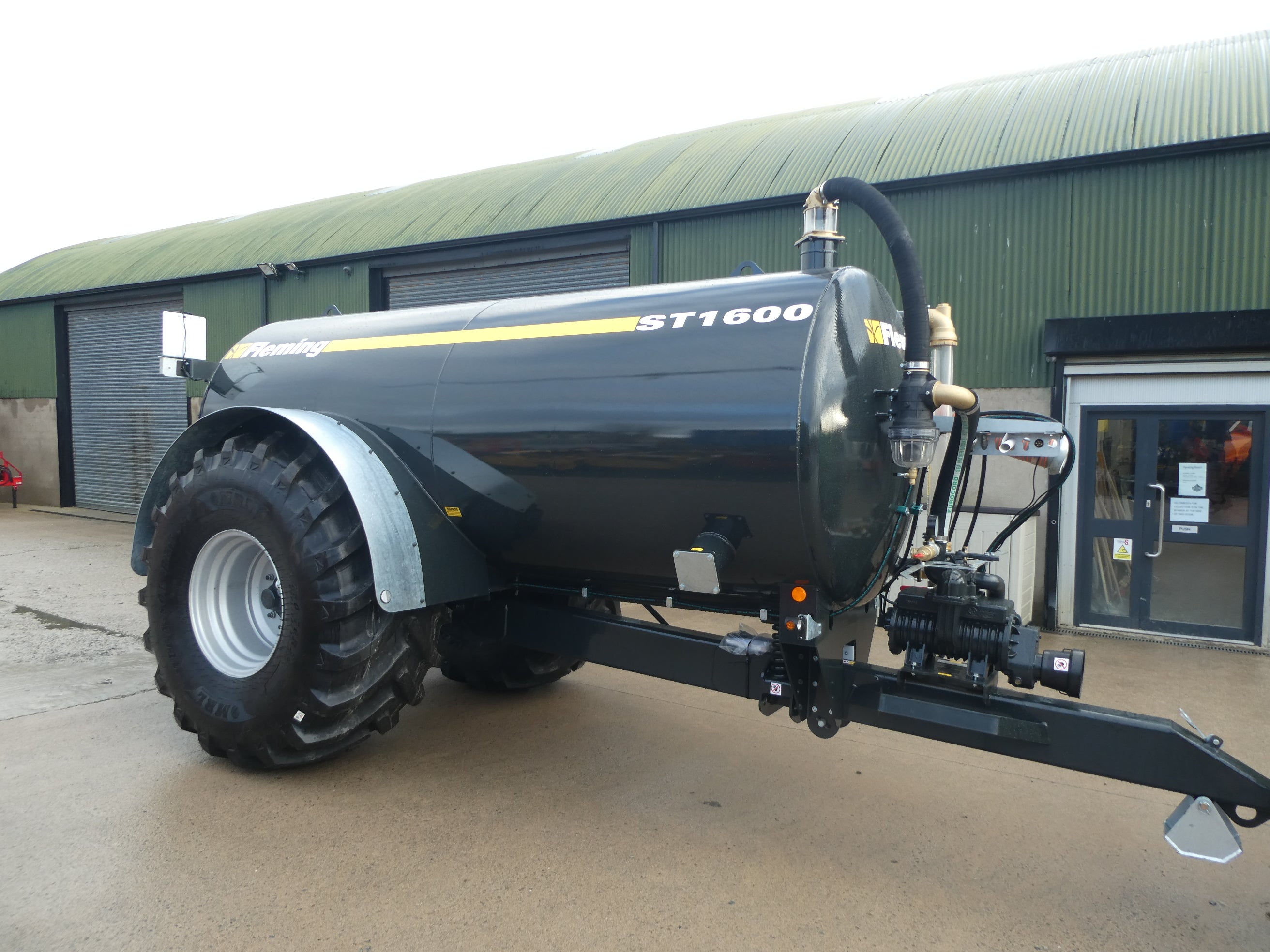 Fleming 1600 gallon Recessed tanker