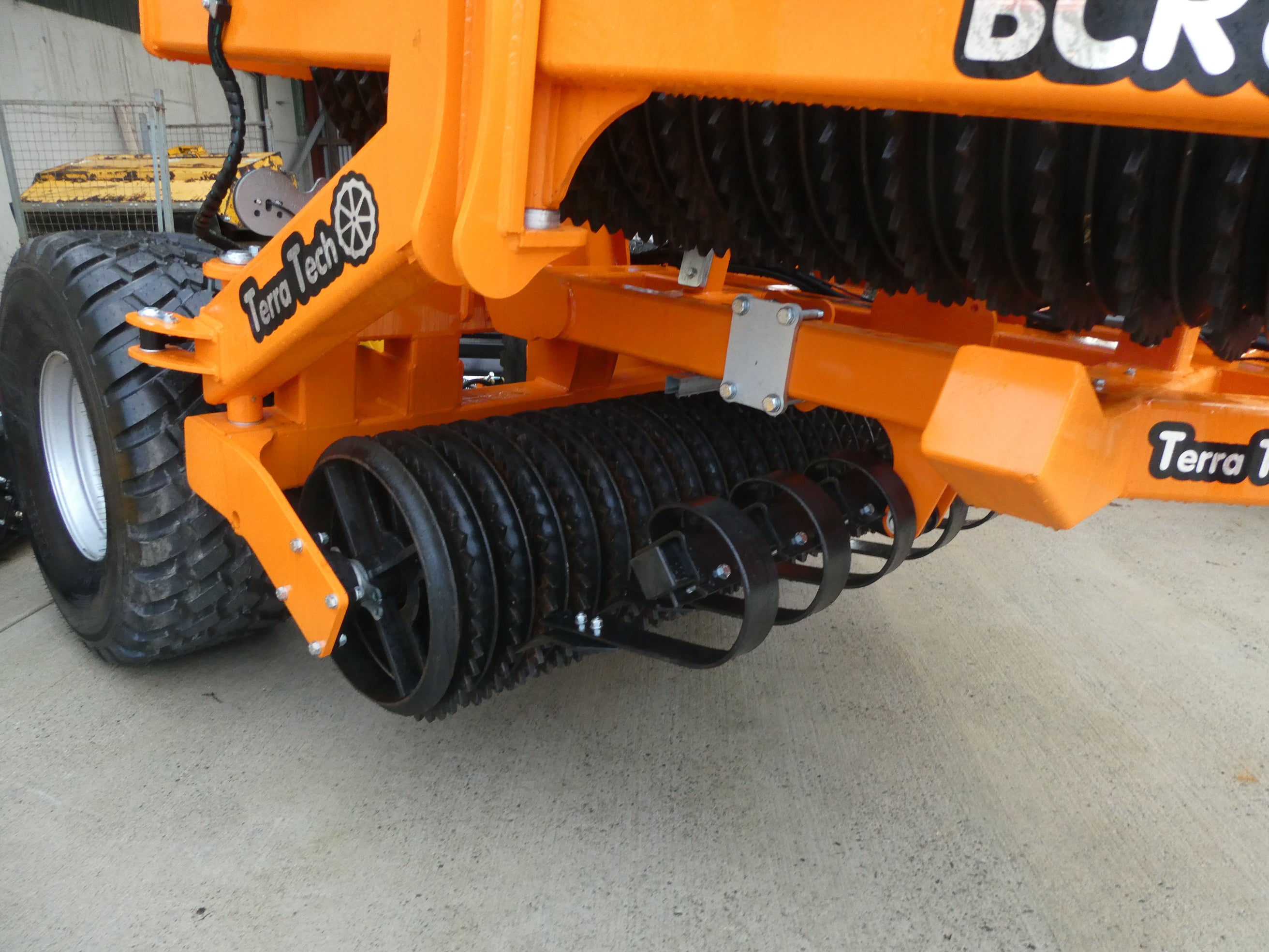 Terra Tech 630 Cambridge rolls with levelling boards