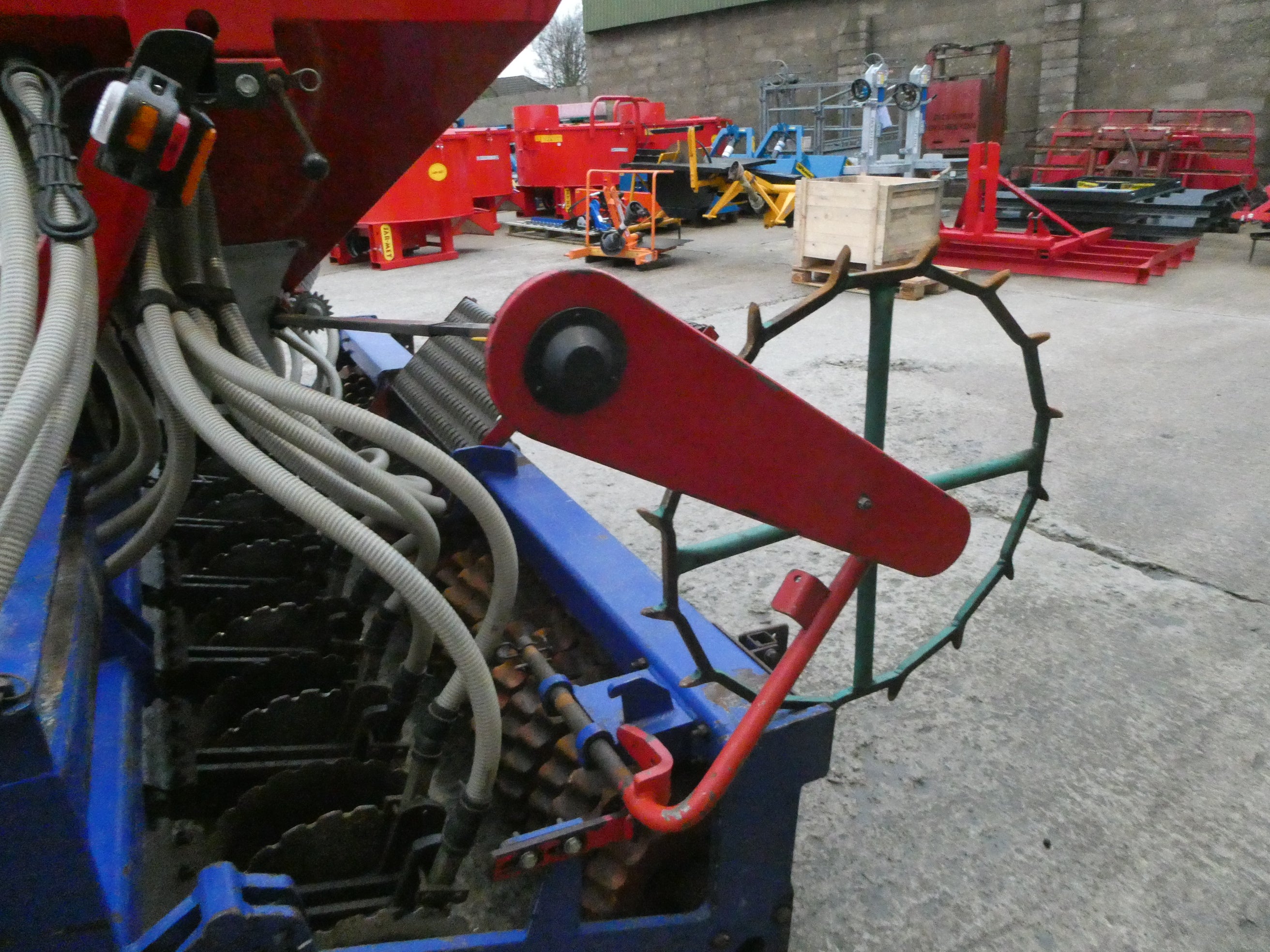 Used Moore 32 row Grassland UniDrill