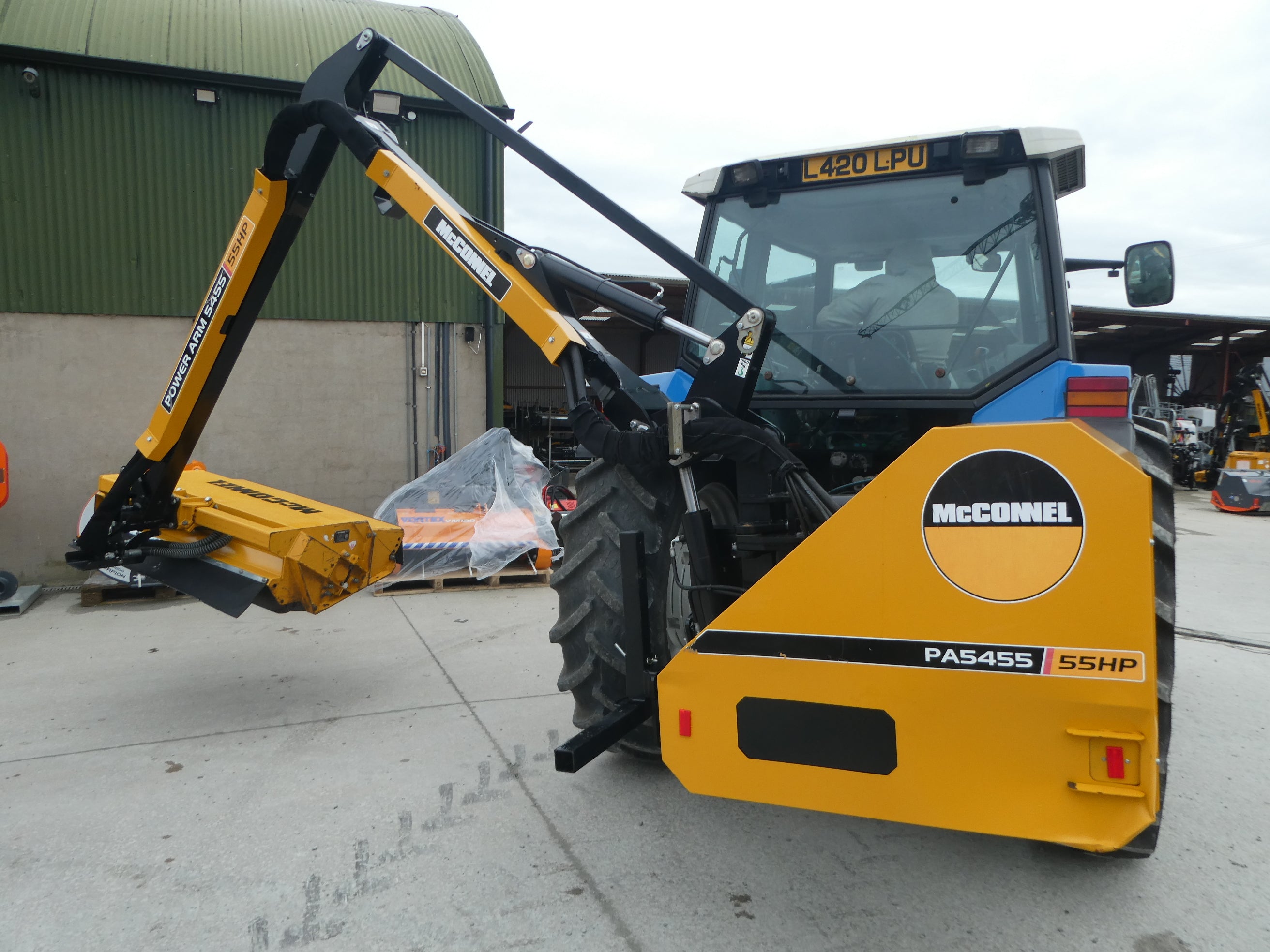 McConnel PA5455 Hedgecutter