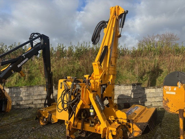 ShelbourneHD775VFR Hedgecutter waiting to be checked over
